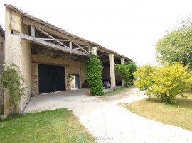 
                                                                                        Vente
                                                                                         CHARENTAISE 284M² - 6 CHAMBRES - PISCINE - JARDIN - 2825M²