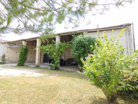 
                                                                                        Vente
                                                                                         CHARENTAISE 284M² - 6 CHAMBRES - PISCINE - JARDIN - 2825M²