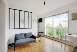 
                                                                                        Location
                                                                                         Charmant studio - COURBET/SAINT-MANDE