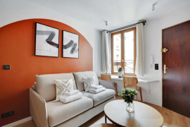 
                                                                                        Location
                                                                                         Charmant studio - Saint-Cloud