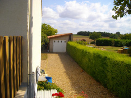 
                                                                                        Vente
                                                                                         Charmante maison de 102m² sur terrain de 2072m²