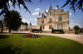 
                                                                                        Location de vacances
                                                                                         Château Pape Clément