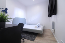 
                                                                                        Colocation
                                                                                         Coliving de 4 chambres