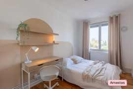 
                                                                                        Colocation
                                                                                         COLOCATION DE 3 CHAMBRES SUR LYON 8 - 469319