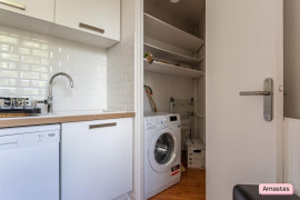 
                                                                                        Colocation
                                                                                         Colocation de 4 chambres entièrement rénovée avec balcon