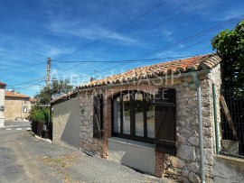 
                                                                                        Vente
                                                                                         COQUETTE ET ATYPIQUE MAISONNETTE EN PIERRE, TERRASSE ET JARDINET ATTENANTS, AU CALME