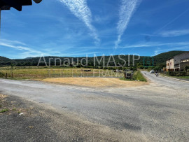 
                                                                                        Vente
                                                                                         COQUETTE ET ATYPIQUE MAISONNETTE EN PIERRE, TERRASSE ET JARDINET ATTENANTS, AU CALME