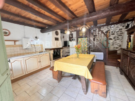 
                                                                                        Vente
                                                                                         COQUETTE MAISON DE VILLAGE AVEC JARDIN AU COEUR DE LA VALLEE DE LA BOULZANE