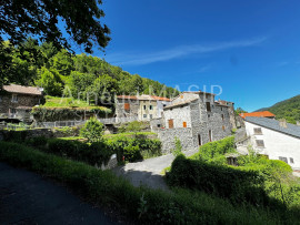 
                                                                                        Vente
                                                                                         COQUETTE MAISON DE VILLAGE AVEC JARDIN AU COEUR DE LA VALLEE DE LA BOULZANE