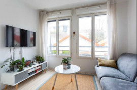 
                                                                                        Location
                                                                                         Cosy Studio lumieux meuble – Lariboisière