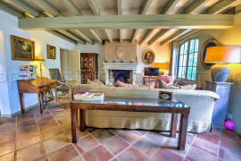 
                                                                                        Vente
                                                                                         DORDOGNE CHATEAU XVIIème 7 HA ETANG