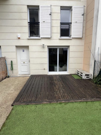 
                                                                                        Vente
                                                                                         Duplex T3 avec terrasse, jardin et parking