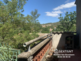 
                                                                                        Vente
                                                                                         Durban-Corbières, maison de village avec deux garages, une terrasse et jolie vue.