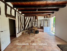 
                                                                                        Vente
                                                                                         Ensemble en pierre rénové, 4 à 5 chambres, multiples possibilités, à 10 min de Bergerac