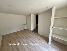 
                                                                                        Vente
                                                                                         Ensemble en pierre rénové, 4 à 5 chambres, multiples possibilités, à 10 min de Bergerac