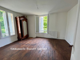 
                                                                                        Vente
                                                                                         Ensemble en pierre rénové, 4 à 5 chambres, multiples possibilités, à 10 min de Bergerac