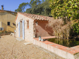 
                                                                                        Vente
                                                                                         Entrecasteaux, villa avec piscine et dépendances