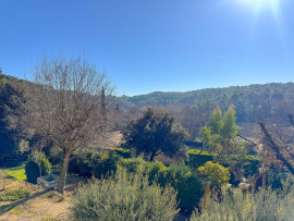 
                                                                                        Vente
                                                                                         Entrecasteaux, villa avec piscine et dépendances