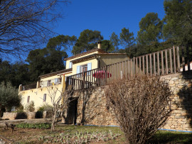 
                                                                                        Vente
                                                                                         Entrecasteaux, villa avec piscine et dépendances