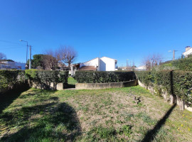 
                                                                                        Vente
                                                                                         Exclusivité - Avignon extra muros - Maison 4 pièces, 2 chambres - terrain de 650m² , véranda et garage