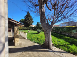 
                                                                                        Vente
                                                                                         Exclusivité - Avignon extra muros - Maison 4 pièces, 2 chambres - terrain de 650m² , véranda et garage