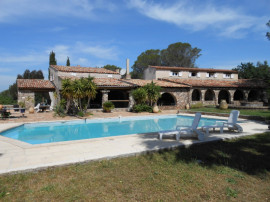 
                                                                                        Vente
                                                                                         FRENCH RIVIERA ATYPICAL STONES PROPERTY