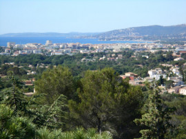 
                                                                                        Vente
                                                                                         FRENCH RIVIERA ATYPICAL STONES PROPERTY