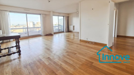 
                                                                                        Vente
                                                                                         Grand appartement familial avec balcon