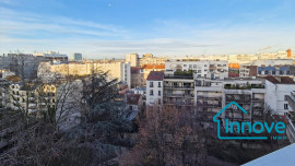 
                                                                                        Vente
                                                                                         Grand appartement familial avec balcon