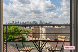 
                                                                                        Location
                                                                                         Grand deux pièces avec balcon vue sur la Tour Effeil et La Défense