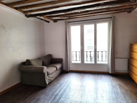 
                                                                                        Vente
                                                                                         grand studio de 24 m² à 2 pas de la Porte St Denis