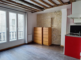 
                                                                                        Vente
                                                                                         grand studio de 24 m² à 2 pas de la Porte St Denis