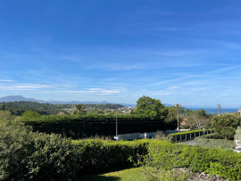 
                                                                                        Location
                                                                                         Grande et belle maison spacieuse à Biarritz (France) (loyer tout inclus)