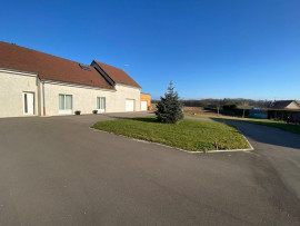 
                                                                                        Location
                                                                                         Grande maison au calme (loyer tout inclus)