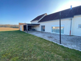 
                                                                                        Location
                                                                                         Grande maison au calme (loyer tout inclus)