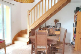 
                                                                                        Vente
                                                                                         Grande maison sur 3 160 m² de terrain