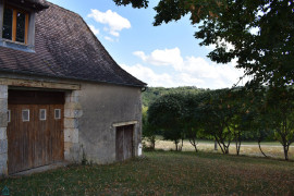 
                                                                                        Vente
                                                                                         HAVRE DE PAIX POUR CETTE PROPRIETE MAISON DEPENDANCES SUR 1.5 HA