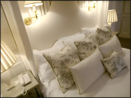 
                                                                                        Vente
                                                                                         HOTEL 5* PARIS TRIANGLE D'OR SPA