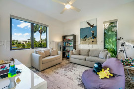 
                                                                                        Vente
                                                                                         ILE CAÏMAN - GRAND CAYMAN VILLA PIEDS DANS L'EAU