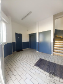 
                                                                                        Vente
                                                                                         Immeuble de 995m² situé à 5km de Paris (Clamart)