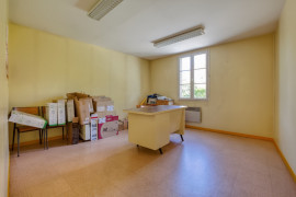 
                                                                                        Vente
                                                                                         Immeuble de bureaux  loués à La Châtre (36)