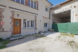 
                                                                                        Vente
                                                                                         Immeuble de rapport  15 appartements  Romilly (10)