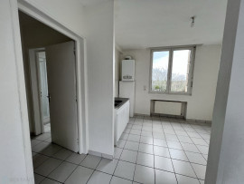 
                                                                                        Vente
                                                                                         Immeuble et appartement en centre ville de carhaix