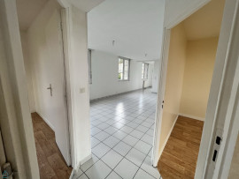 
                                                                                        Vente
                                                                                         Immeuble et appartement en centre ville de carhaix