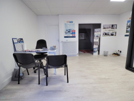 
                                                                                        Vente
                                                                                         Immeuble locaux commerciaux, habitation, hangar 550 m2