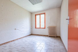 
                                                                                        Vente
                                                                                         Immeuble mixte  - 732 m² - Langogne