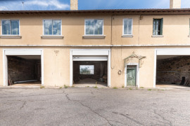 
                                                                                        Vente
                                                                                         Immeuble mixte  - 732 m² - Langogne