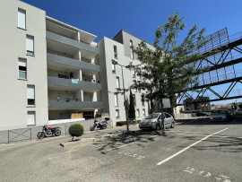 
                                                                                        Vente
                                                                                         ISTRES - Appartement très lumineux - 2 pièces-  40m - idéal premier achat - terrasse 8m² + place parking