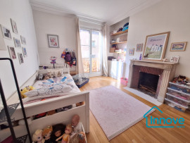 
                                                                                        Vente
                                                                                         Javel : Bel appartement Art-déco avec 5 grandes chambres et 3 s