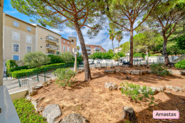 
                                                                                        Location
                                                                                         Le Cannet 06110 - Magnifique studio avec 2 balcons et piscine résidentielle